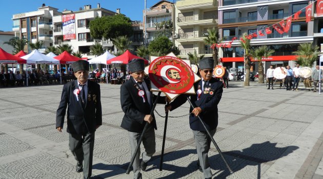 19 Eylül Gaziler Günü, Turgutlu’da 15 Temmuz Demokrasi Şehitleri Alanı’nda düzenlenen törenle kutlandı.
