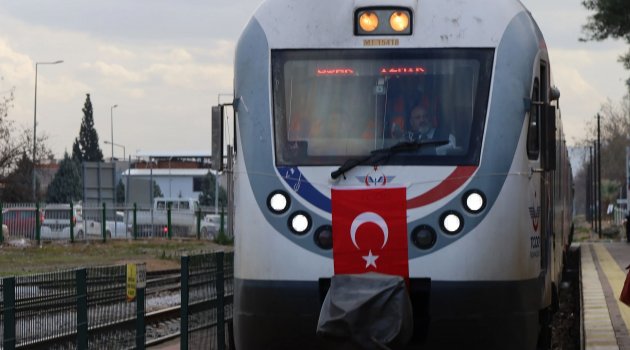 ATATÜRK'ÜN TURGUTLU'YA GELİŞİNİN 103. YILDÖNÜMÜ İLÇEMİZDE DÜZENLENEN TÖRENLE KUTLANDI