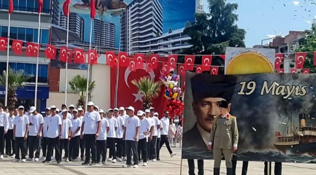  İLÇEMİZDE 19 MAYIS ATATÜRK'Ü ANMA VE GENÇLİK VE SPOR BAYRAMI’NIN 106. YIL DÖNÜMÜ COŞKUYLA KUTLANDI