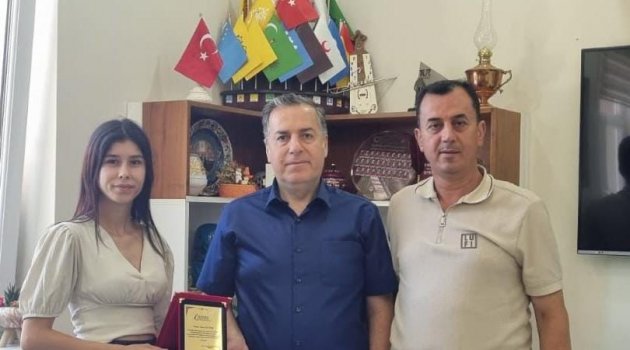 KAYMAKAM SELAMİ KAPANKAYA, FAKÜLTE BİRİNCİSİ GİZEM ÖZTÜRK’Ü TEBRİK ETTİ