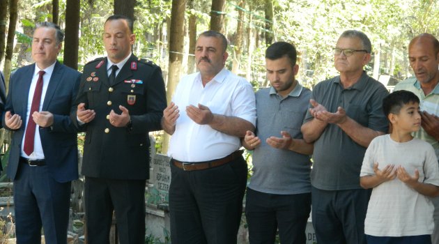 Kurban Bayramı Arefesinde Şehitlik Ziyareti