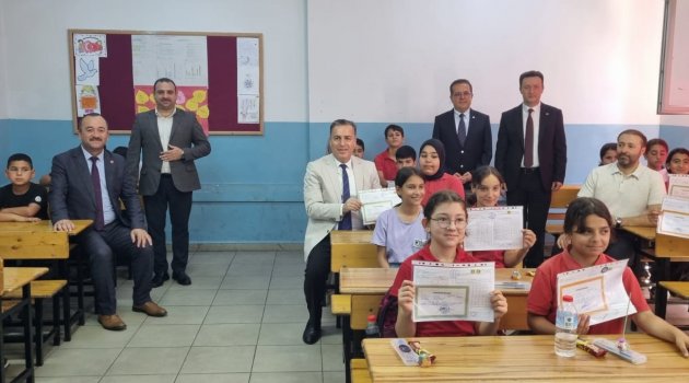 SON ZİL ÇALDI ÖĞRENCİLER KARNELERİNİ ALDI