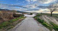 Gediz Nehri taştı: yol geçici olarak kapatıldı!