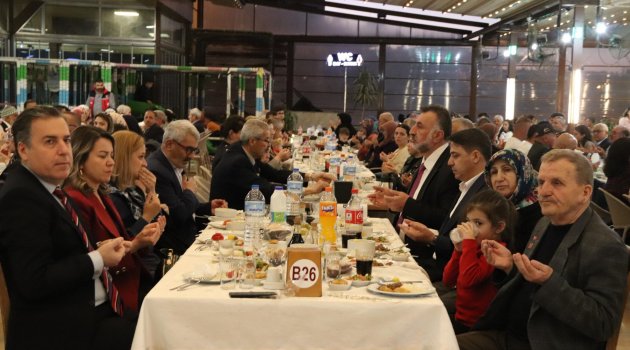 Turgutlu’da Şehit ve Gazi Aileleri Onuruna İftar Yemeği Verildi
