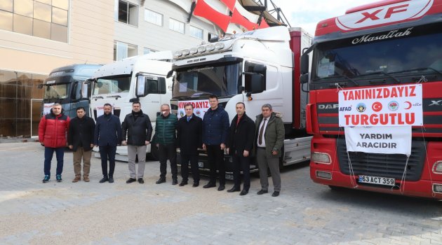 TURGUTLU’NUN DEPREM BÖLGESİ İÇİN HAZIRLADIĞI 15 YARDIM TIRI YOLA ÇIKTI